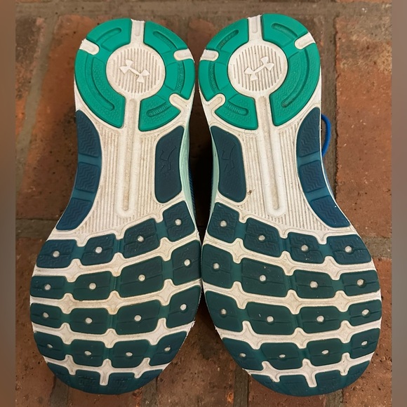 Under Armour Girls Charged Bandit 4 Athletic Running Gym Shoes Sneakers Ombre 6Y - Picture 13 of 16